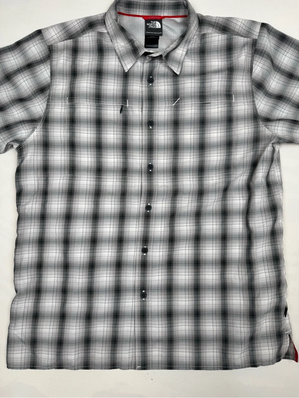 The North Face Black White Plaid Short Sleeve Button Down Men’s L